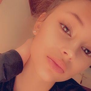 Meet your Posher, Naomi